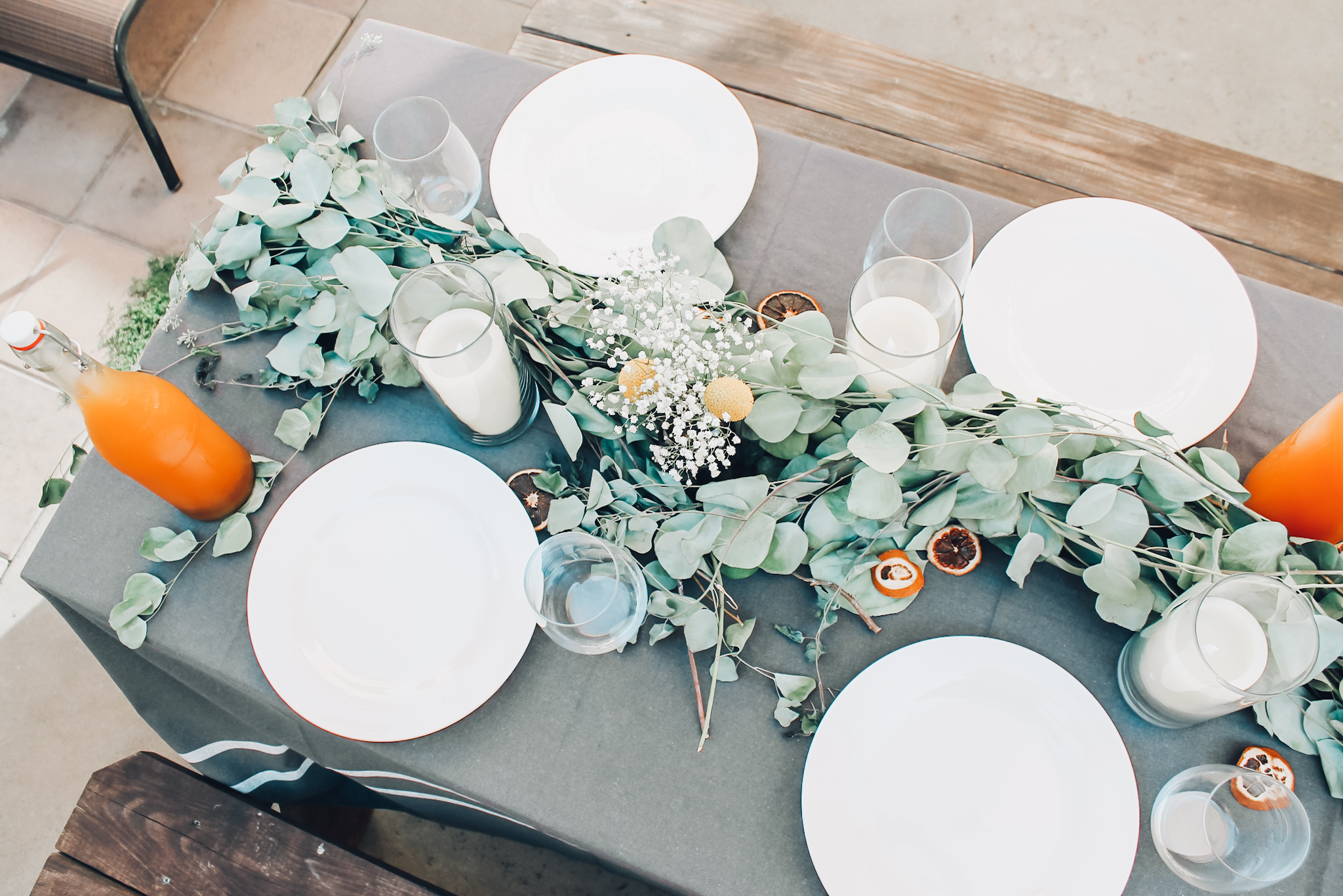 A Summer + Fall Outdoor Tablescape - Charmed Crown & Co.