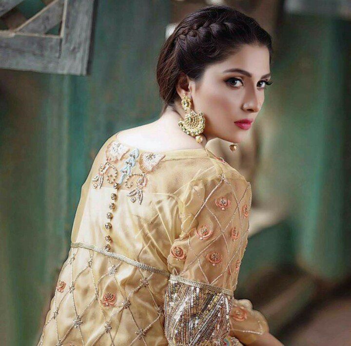 Ayeza Khan Giving Stunning Bridal Goals in her Latest Photoshoot