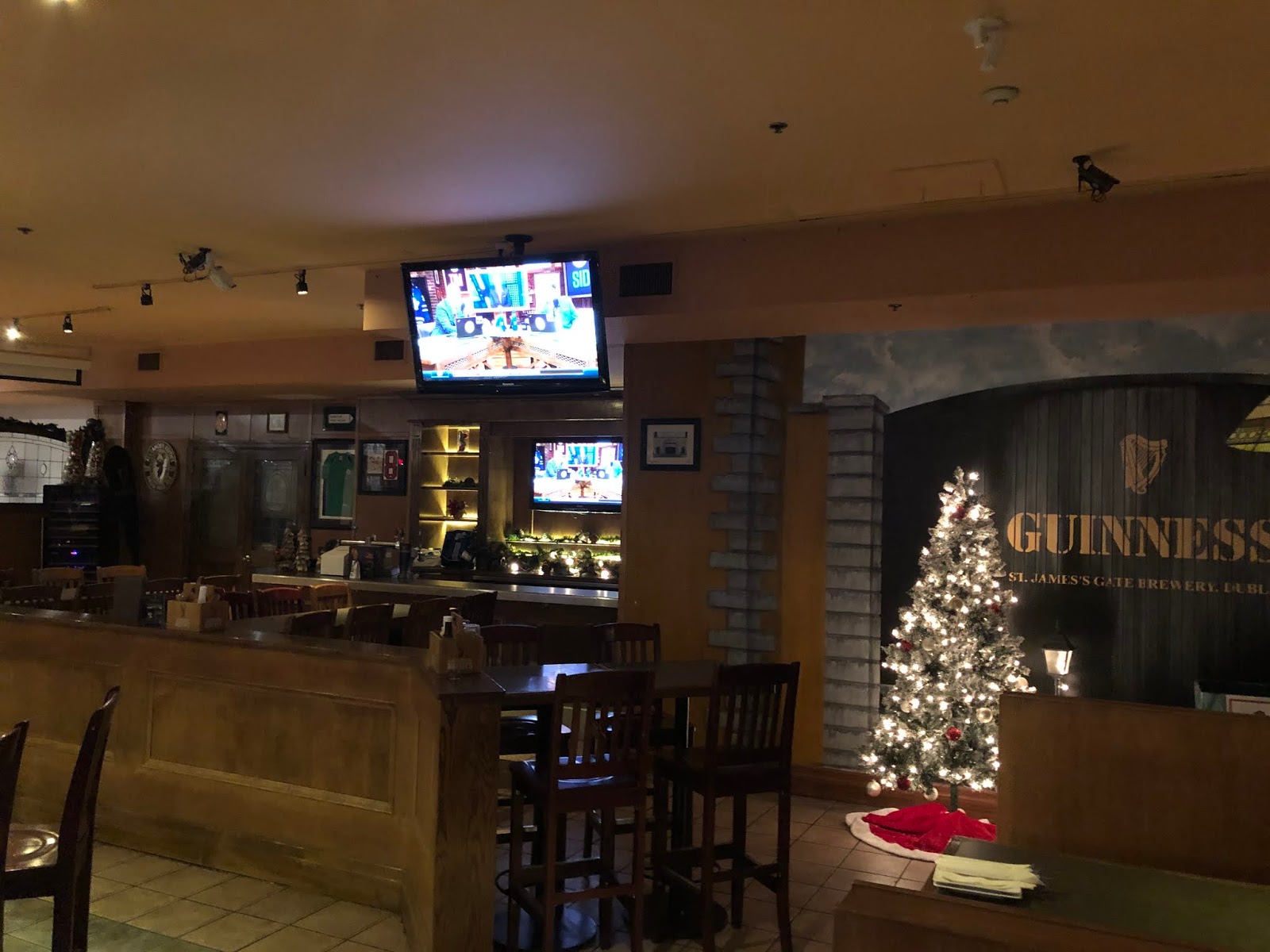 Teena In Toronto Mccabe S Irish Pub Grill Kitchener On