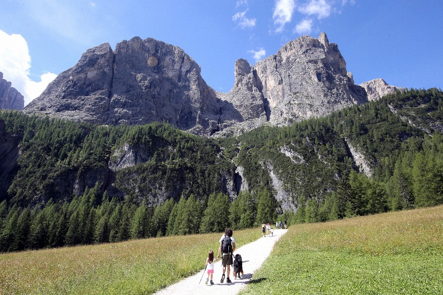 Val Badia 10 escursioni trekking su sentieri panoramici Montagna di Viaggi