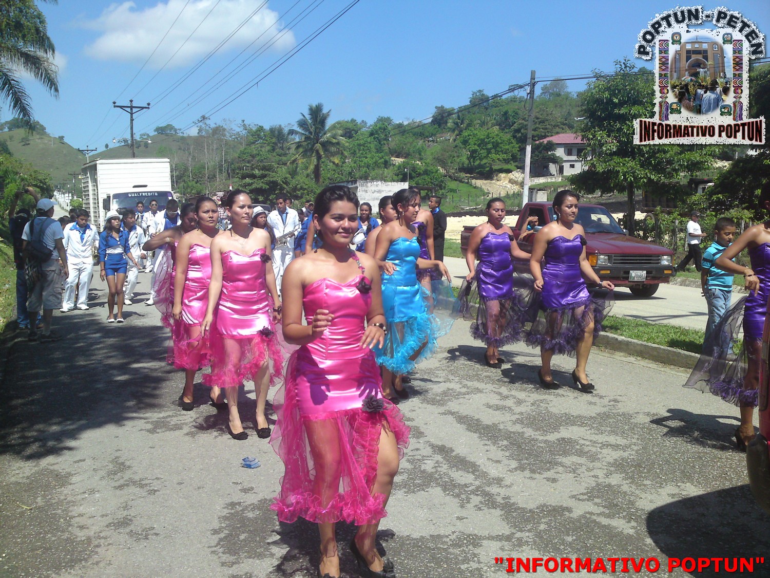 "INFORMATIVO POPTUN" Desfile alegorico en Dolores, Petén.