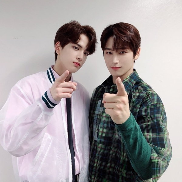 어제자 비주얼 인가 스페셜MC 둘 | 인스티즈