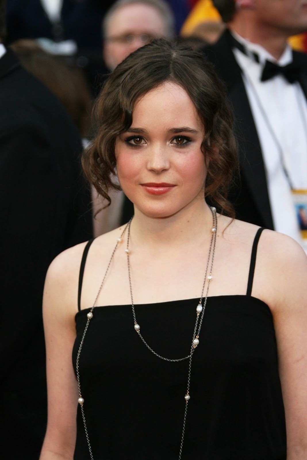 Sexy and Hot Ellen Page Photos