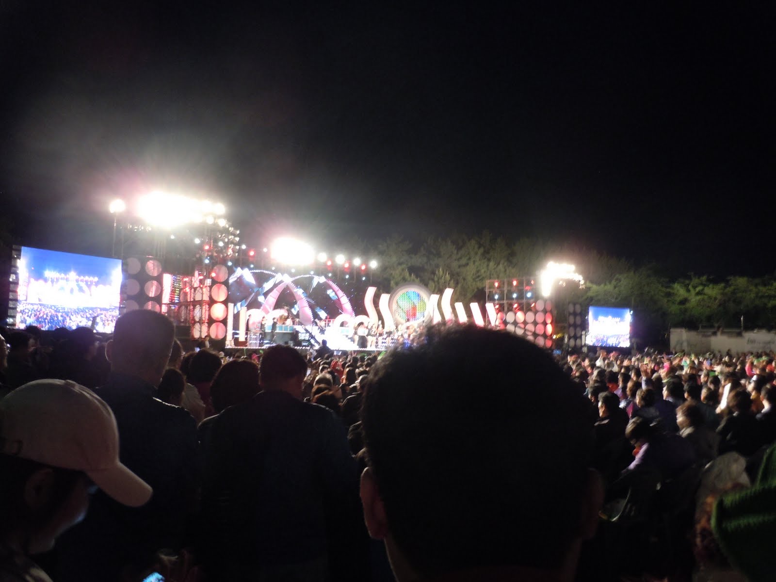 Kim's Korea: Concert in the Park... Korea > US