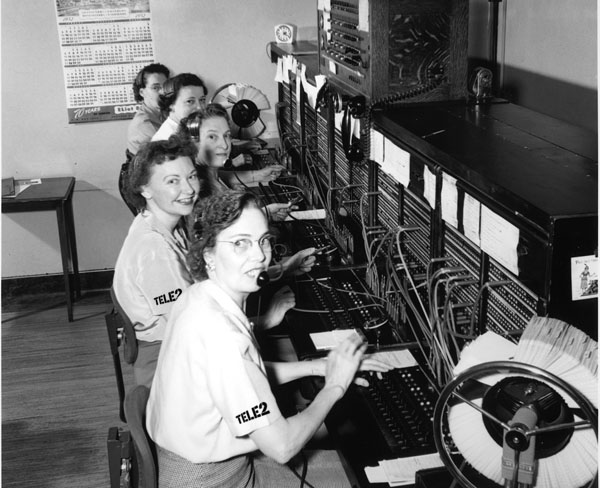 Todo Para Tí: ¿ Por Qué Al Contestar El Teléfono Decimos "Bueno"