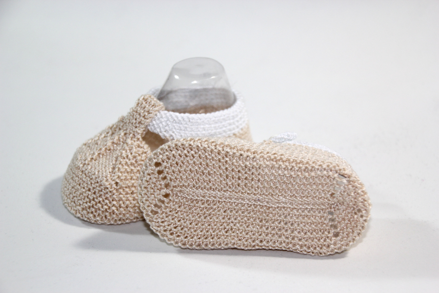 Regalo DIY para hacer en Navidad: Zapatos de punto para bebé