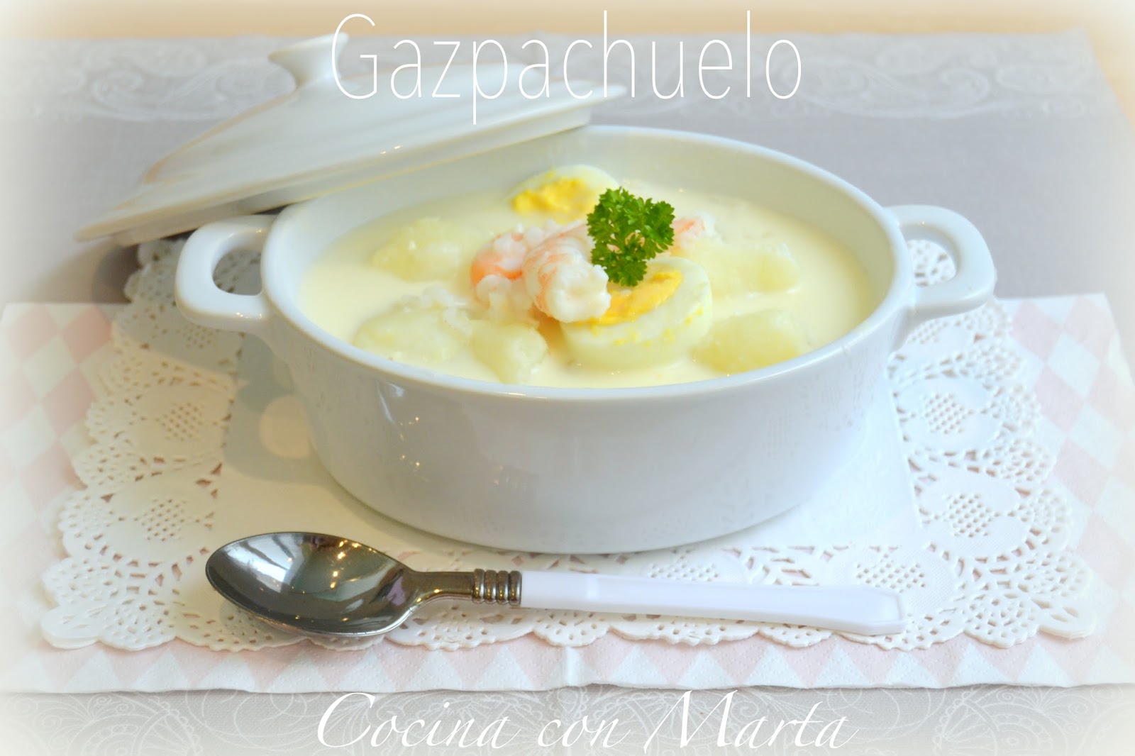 Receta casera Gazpachuelo de pobres malagueño. Receta tipica Málaga. Sopa, mayonesa, pescado y marisco.