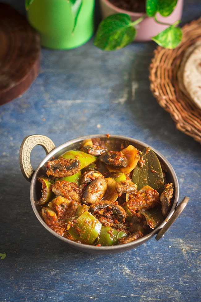 Kadhai Mushroom curry with capsicum and onions