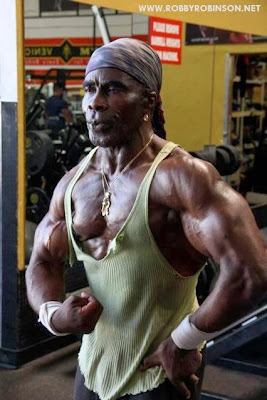ROBBY ROBINSON AT 67 - FRONT MUSCULAR  TRAINING  AND POSING WORKOUT AT GOLDS GYM VENICE, CA 2013 Robby's dietary anabolic SUPPLEMENTS, OILS and HERBS  for natural fat loss and muscle growth at any age  ▶  www.robbyrobinson.net/anabolic-pack.php