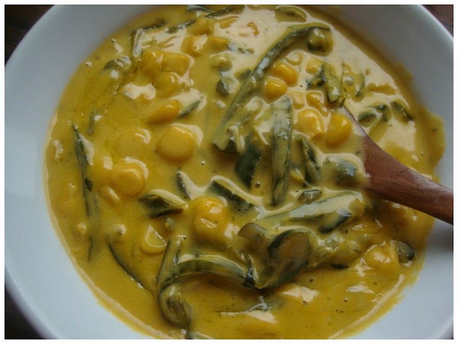 Rajas de poblano con queso amarillo 