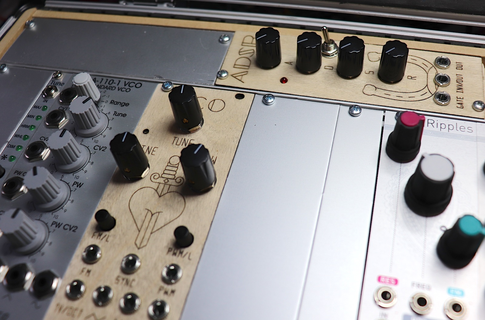 Growing your modular synthesizer for dummies Mammouth VCO