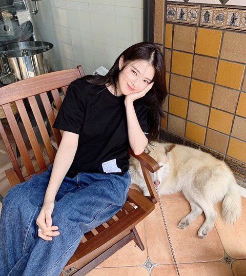 Semakin Populer, Foto-foto dari Han Sohee yang Pancarkan Aura “Girlfriend Material” Jadi Sorotan 25 WMRMF