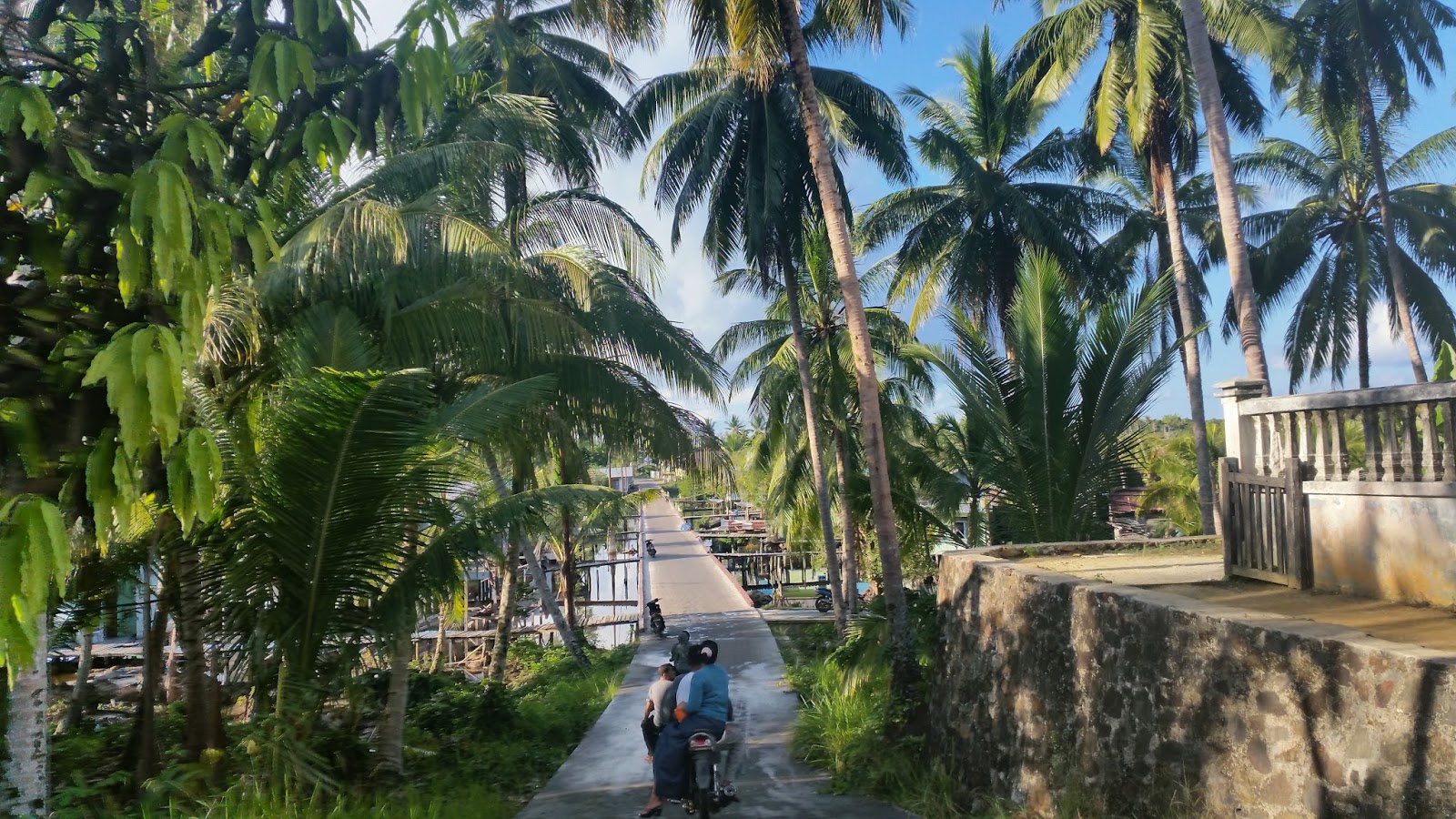 Pantai Malindo Balik Pulau / Indahnya pantai berdekatan kem BTN Balik