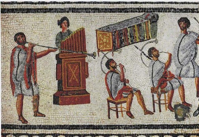 Музыканты с рогами и водный орган, деталь мозаики Злитен, II век нашей эры