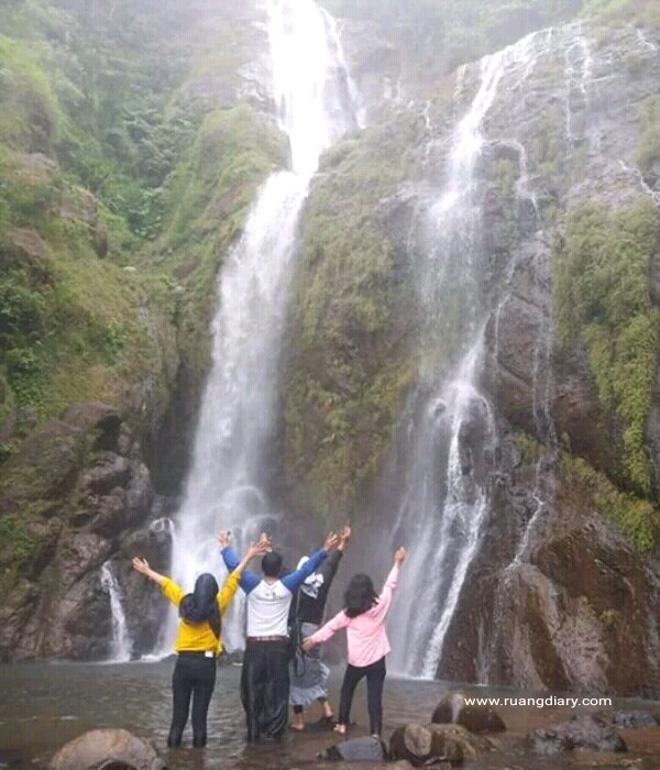Foto Curug Cibadak Cisangkal Garut: Harga Tiket Masuk ...