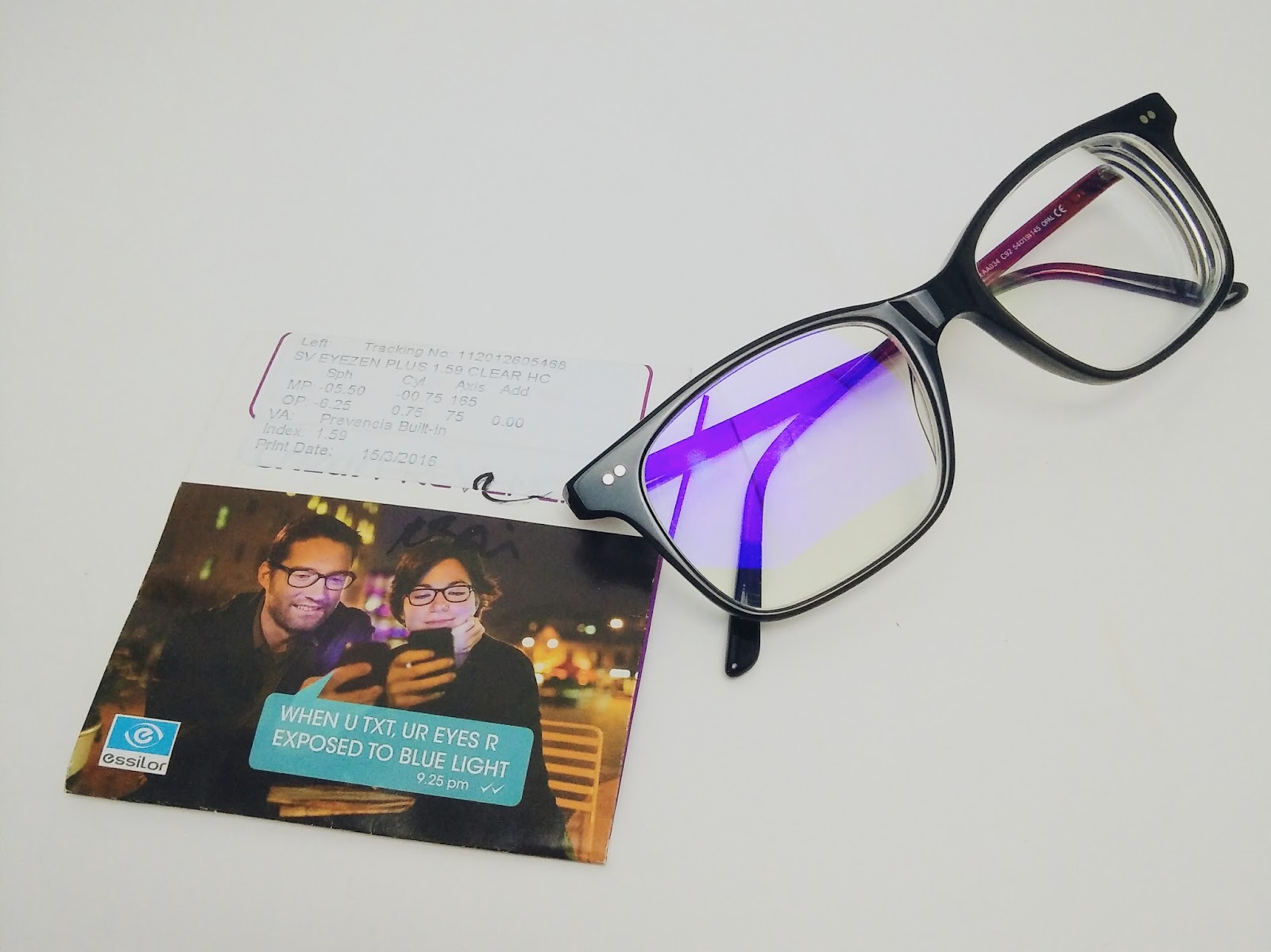 Endi Feng Clear View with Eyezen by ESSILOR