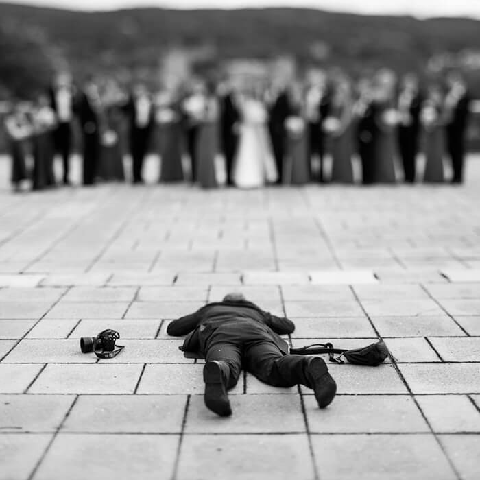 Incredible Wedding Pictures That Show Photographer Will Do Anything To Capture The Perfect Shot Incredible Wedding Pictures That Show Photographer Will Do Anything To Capture The Perfect Shot