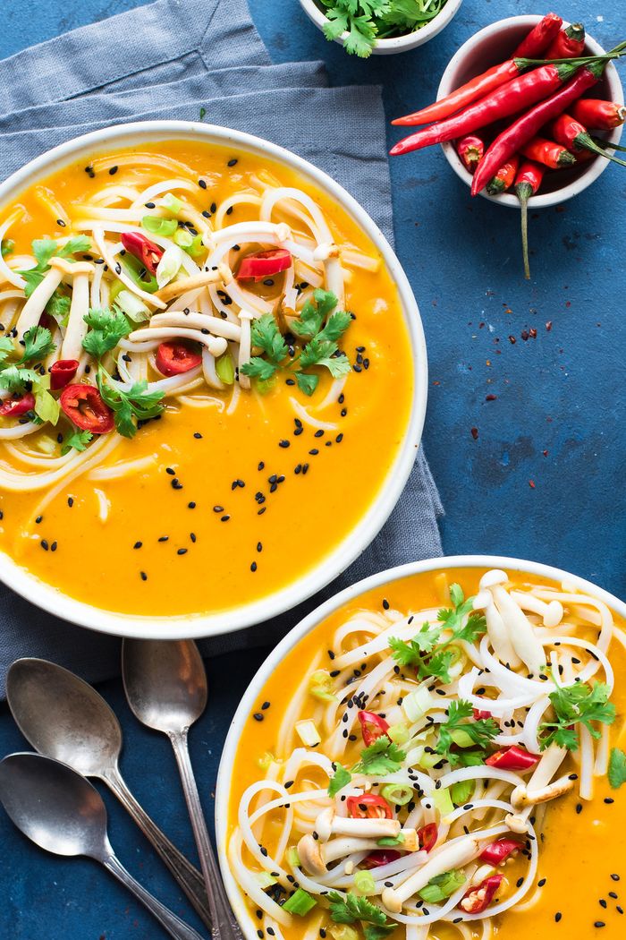 Instant Pot Red Curry Kuri Squash Soup. Need more recipes? Find 20 Quick Vegan Lunch Recipes Perfect for Easy Meal Prep vegan lunch recipes | vegan lunch idea | vegan lunch box ideas | vegan recipes lunch #veganlunch #veganlunchbox #veganlunchideas #veganlunches