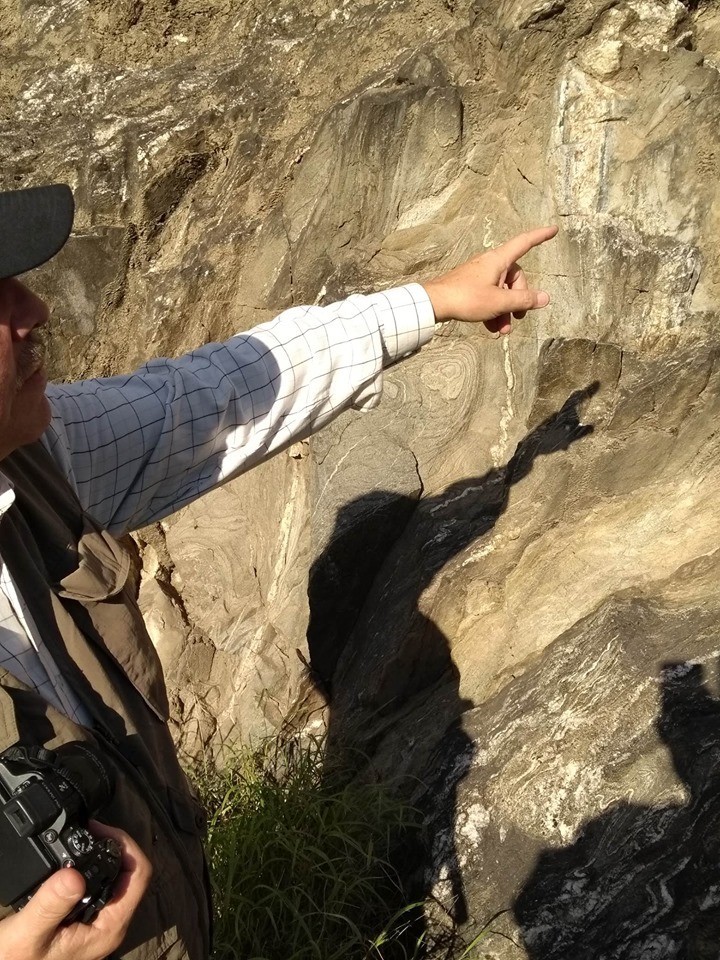 ¿A que se dedica un geólogo? ¿A que se dedica un geólogo?