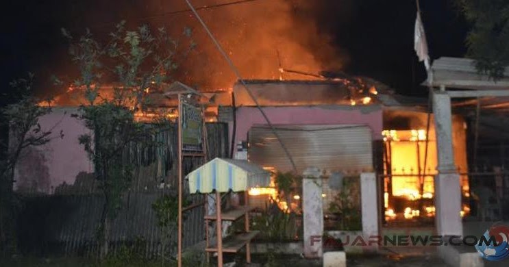 KOMPAKK: Dua Rumah Ludes Terbakar Saat Ditingggal Sholat 