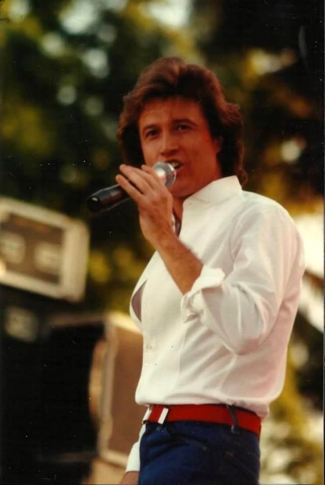 44 Amazing Color Photos of Andy Gibb in the 1970s and 1980s ~ Vintage