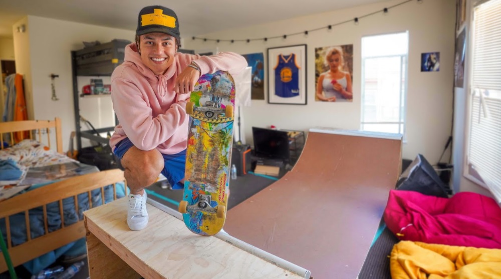 SKATE-HOME: Building a mini ramp in a tiny apartment