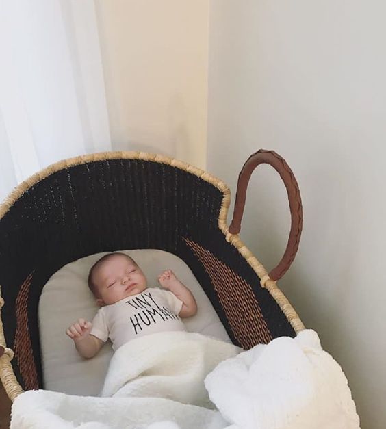 Getting Baby Sleep How to get baby to sleep in moses basket at night