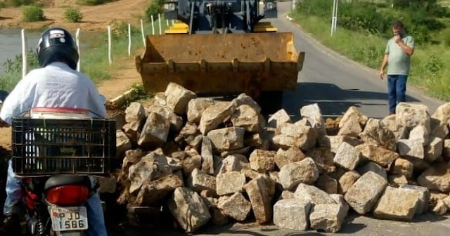 Prefeitura de Planaltino fecha via de acesso ao município após caso suspeito de Covid-19