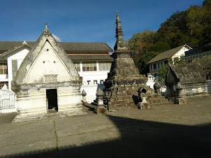 "Watmaysouvanhnaphoumaran (Wat Mai)" monastery, complex
