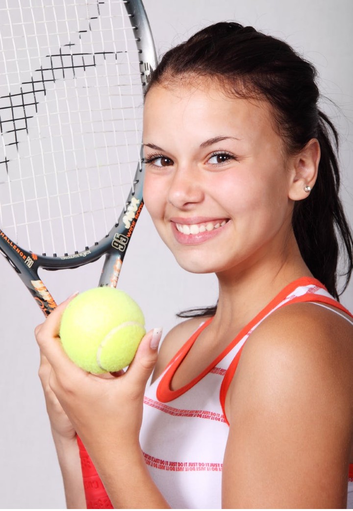 Tenis Lapangan Sehat Bugar dan Ceria