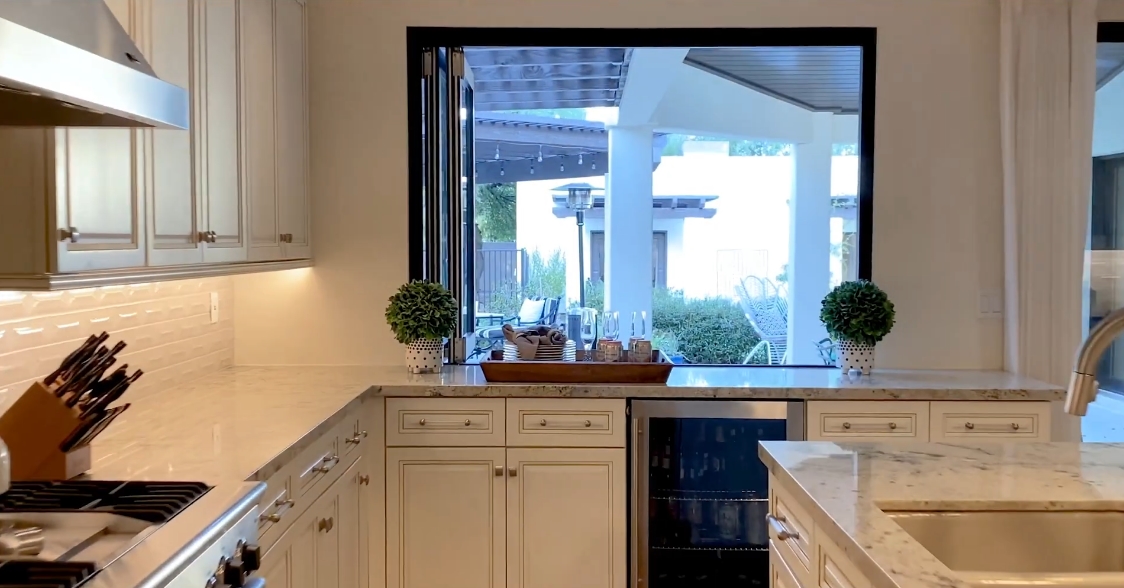 Tour 6732 E. Fanfol Dr, Paradise Valley, AZ vs. 17 Interior Design Photos