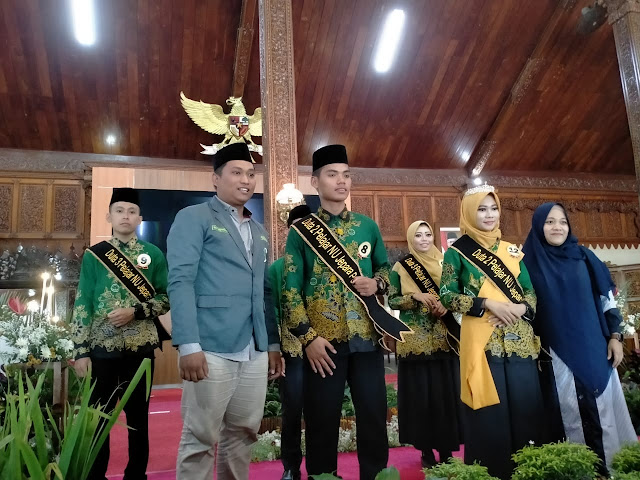 Iqbal-Setyawan-bersama-Dewan-Juri-dari-PW-IPNU-Jawa-Tengah