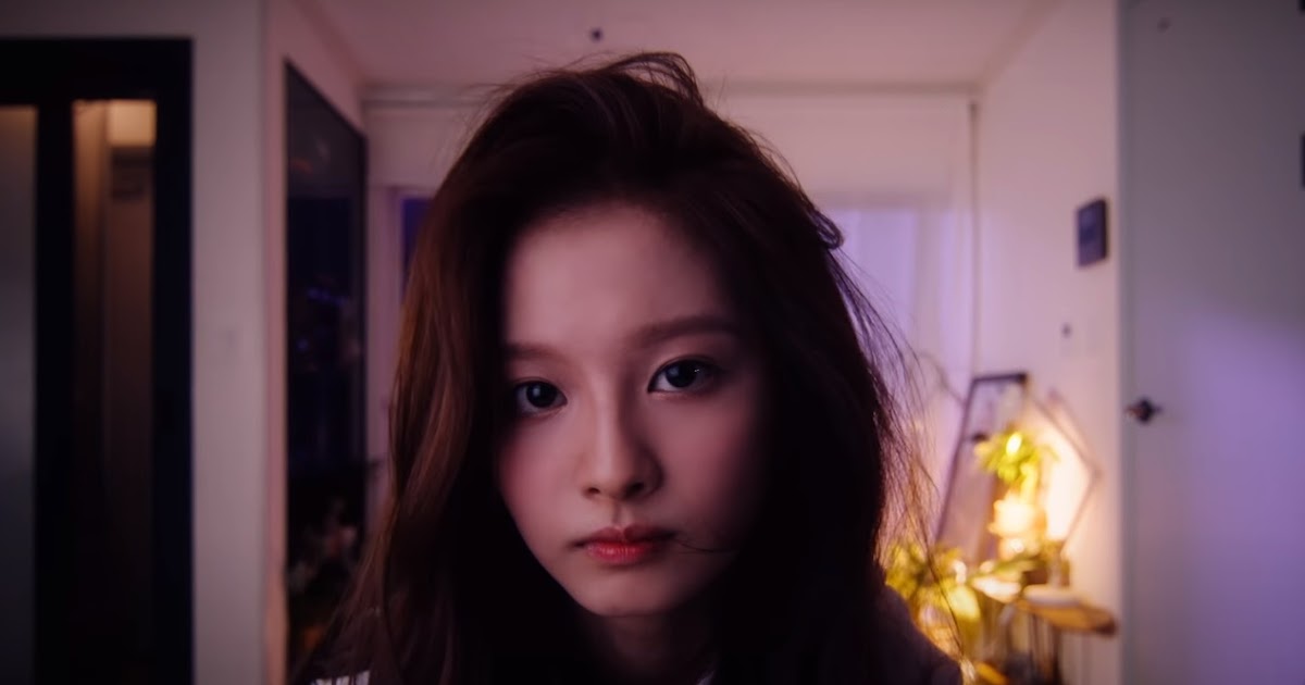 JYPの新人ガールズグループはTWICEスタイル? サナ、ツウィを思わせる4人目のメンバーSullyoonを初公開 ~ All About