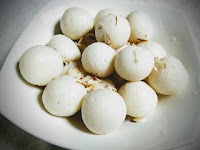 Serving rasgulla for rasgulla recipe