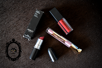 Το νεσεσέρ των διακοπών!Χείλη! Lips!Makeup Bag!