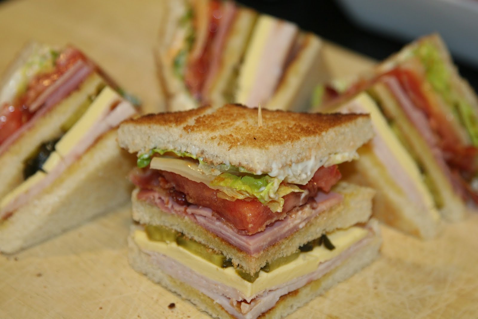 Emilio Deik: Club Sandwich