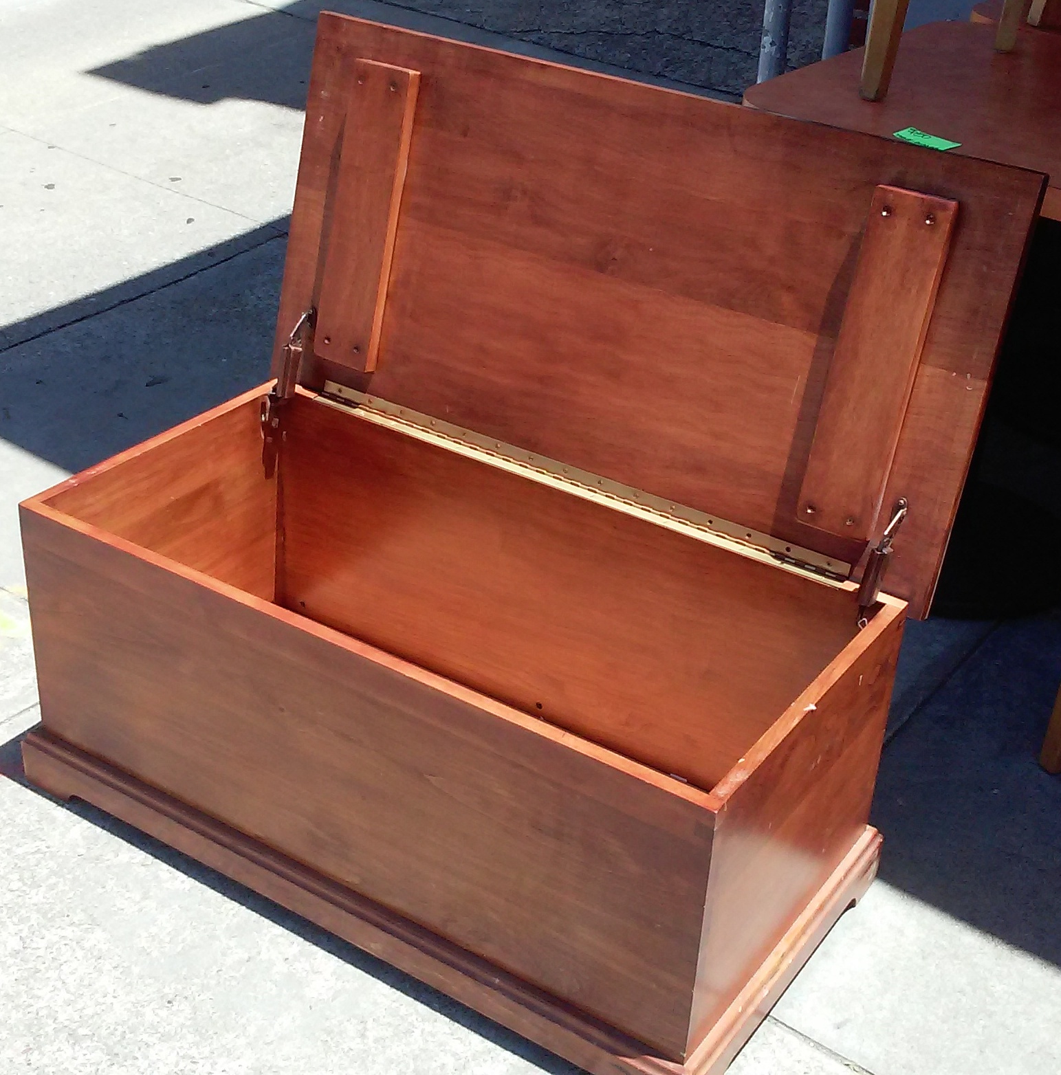 UHURU FURNITURE & COLLECTIBLES SOLD Cherry Finish Cedar Chest 40