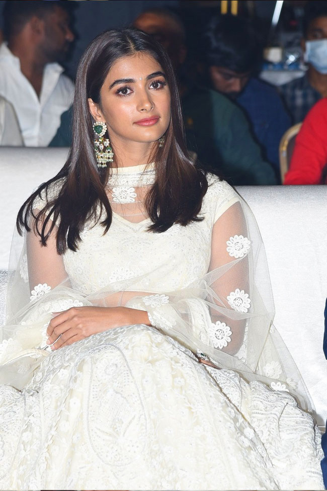 Pooja Hegde in White Salwar from Most Eligible Bachelor Event Pooja-hegde-most-eligible-bachelor-25