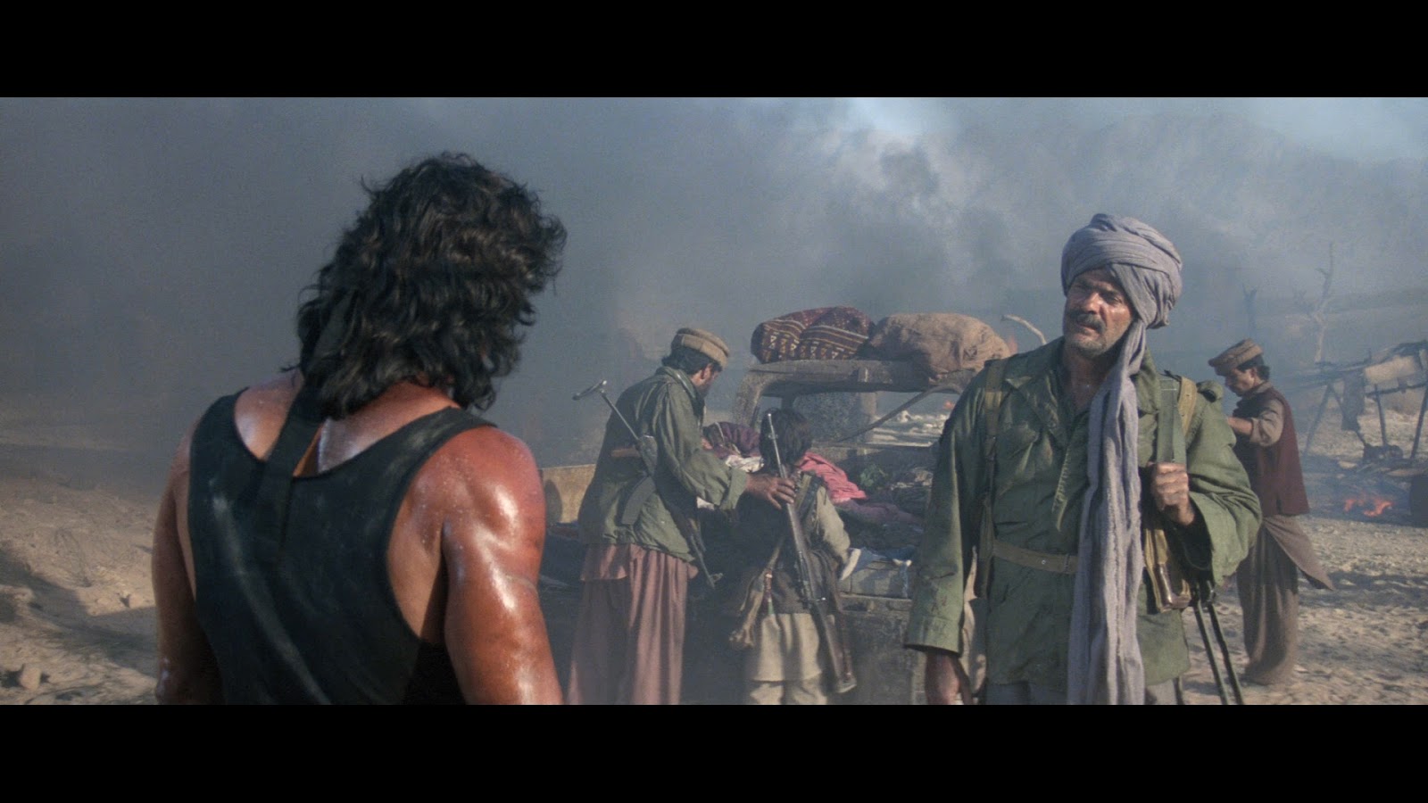 Rambo+3+%281988%29+1080p+BDRemux+Latino+-+Ingles.mkv_snapshot_00.47.26.191.jpg (1600×900)