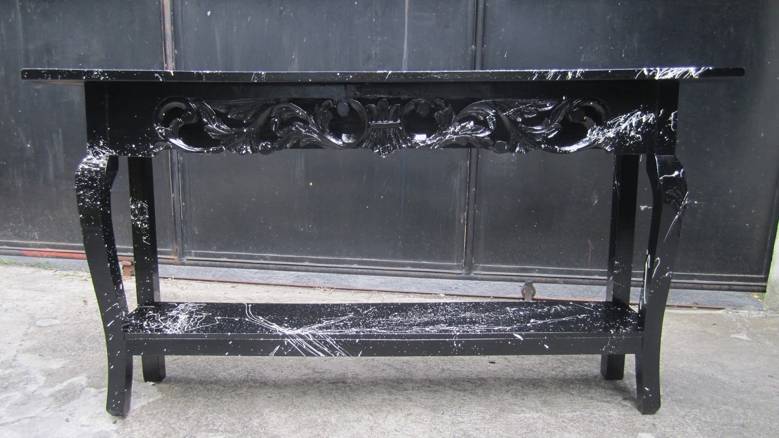 brandylovesvintage: diy: splatter paint console table (sold)