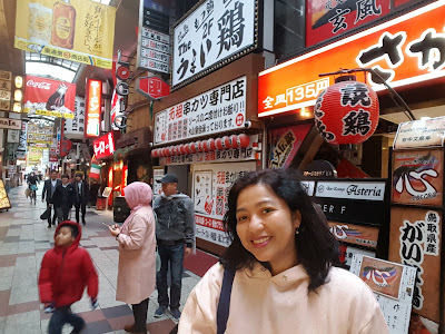 BERLIBUR KE OSAKA,JEPANG