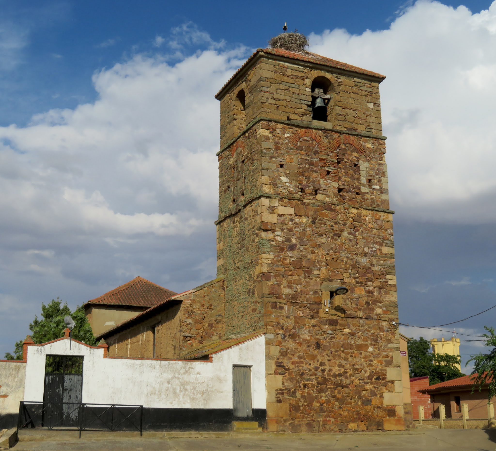 En Busca del Hada Azul Santa Colomba de las Monjas y el graffiti de Parsec