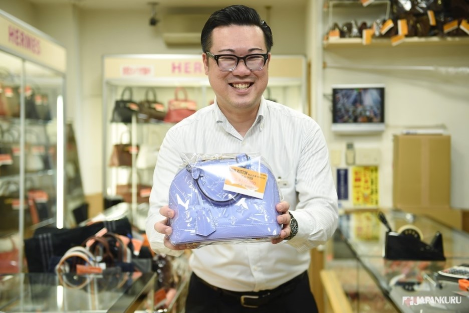 pawn shops that buy sunglasses