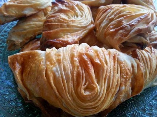 Çınaraltı Pastanesi Yemek Bloğu Midye Börek