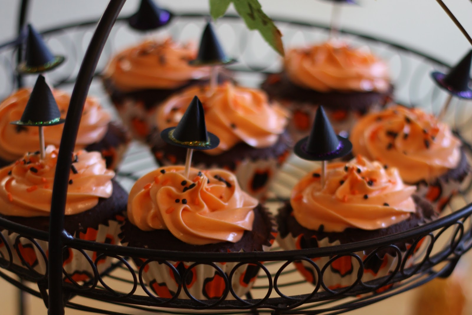 PaperTurtle: Cupcakes with Witch Appeal