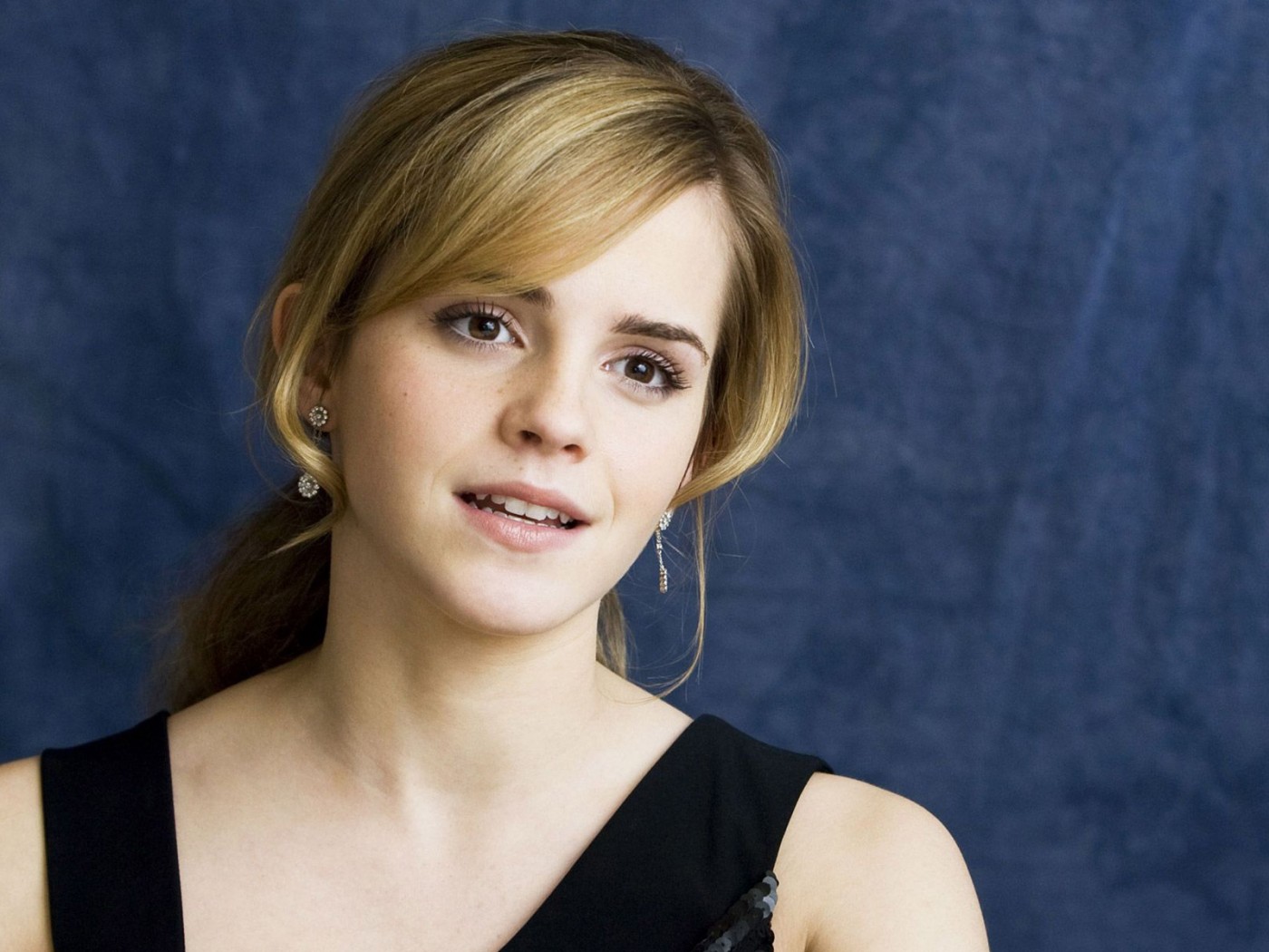 http://1.bp.blogspot.com/-wN-DcxsG5Do/TquXLMSuxmI/AAAAAAAAD0M/6xQ-e0Kee28/s1600/Emma+Watson5.jpg