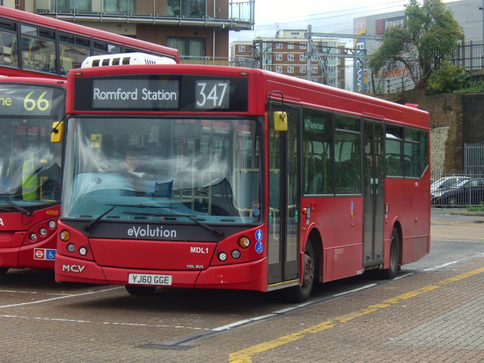 london-connected-gallery-routes-300-399