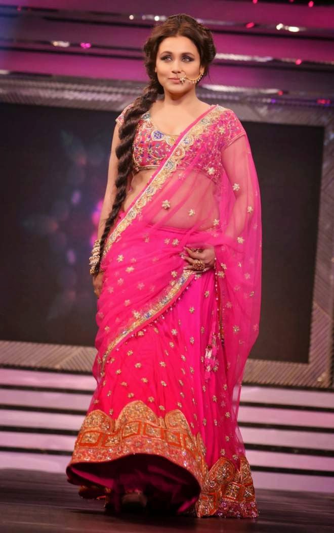 Rani Mukherjee Chopra Navel Show Photos Rani Mukherjee Chopra Navel Show Photos