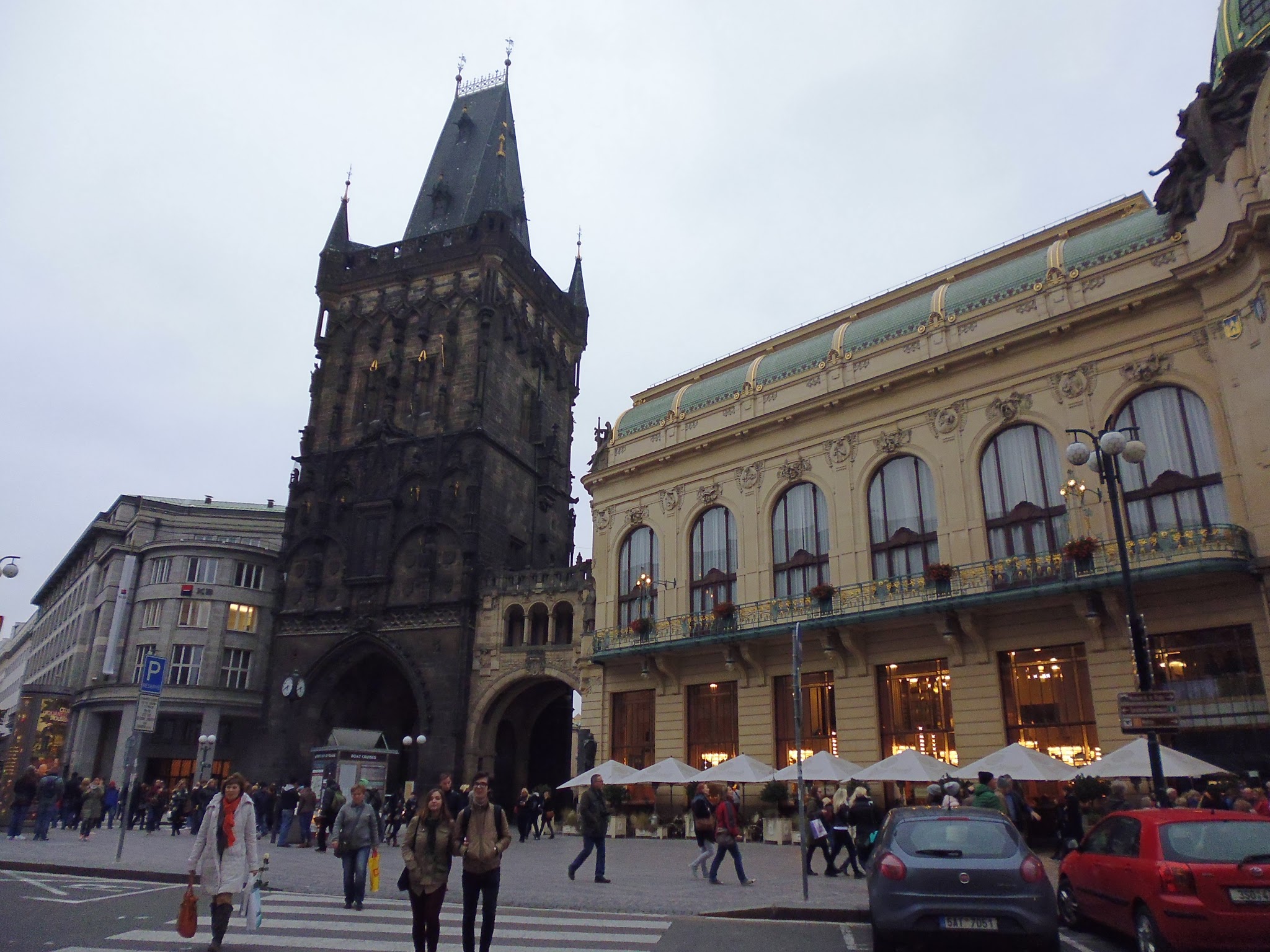 Prašná brána (Torre de la Pólvora) (Praga) (@mibaulviajero)
