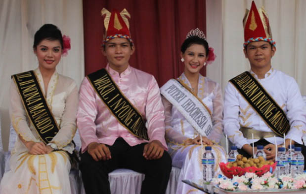 Pakaian Adat Sulawesi Utara Dari 4 Suku Nama Gambar Dan Penjelasannya Adat Tradisional